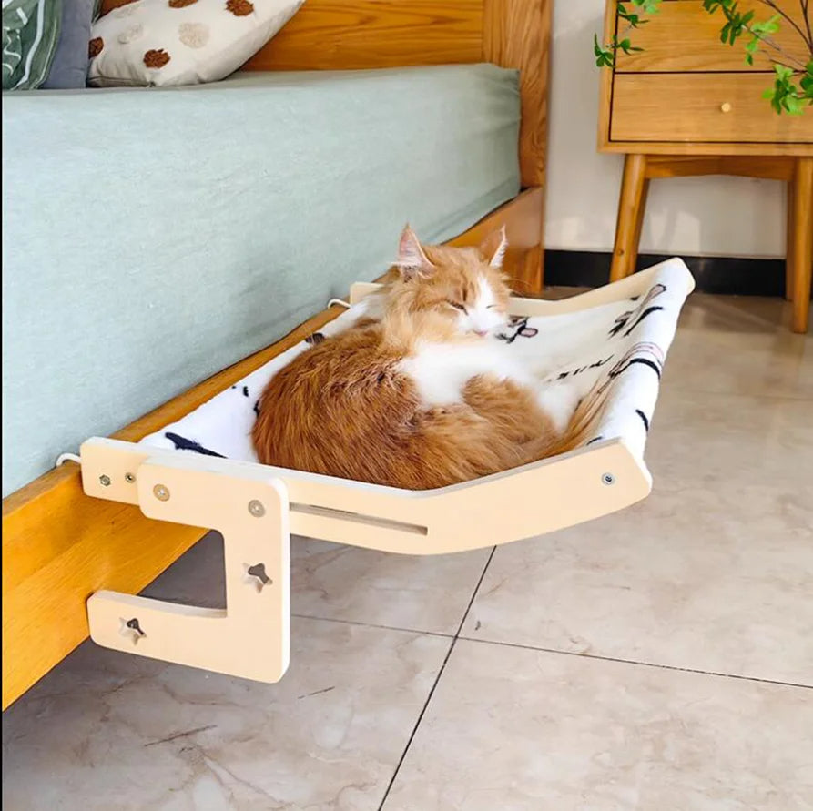 "SkyMichi: Hamaca Elevada para Gatos"